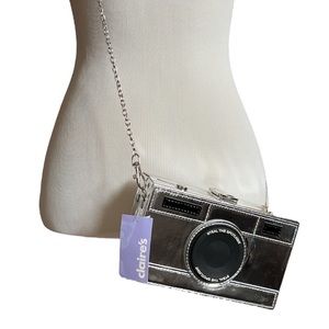 🍂 Steal the spotlight silver purse